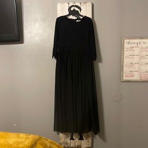 Black Maxi Dainty Jewells Dress!